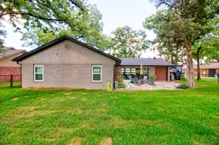 1118 Kiowa Dr W, Gainesville, TX 76240 - Photo 2