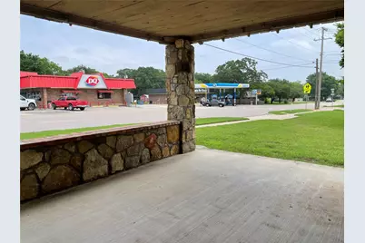 408 S Broad Street, Saint Jo, TX 76265 - Photo 4