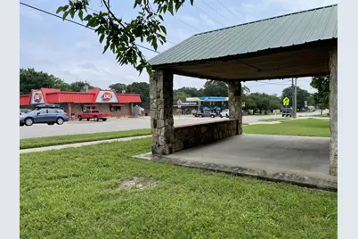408 S Broad Street, Saint Jo, TX 76265 - Photo 14
