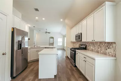 816 Black Hawk Dr, Princeton, TX 75407 - Photo 4