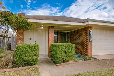 3712 Roussillon Drive, Carrollton, TX 75007 - Photo 4