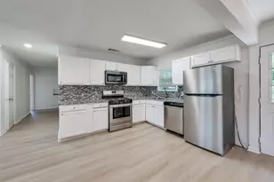 1102 E Lovers Ln, Arlington, TX 76010 - Photo 6