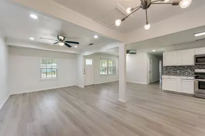 1102 E Lovers Lane, Arlington, TX 76010 - Photo 2