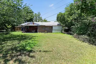 414 Grace St, Bridgeport, TX 76426 - Photo 24