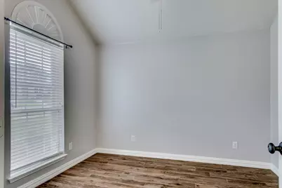 4516 Highridge Drive, The Colony, TX 75056 - Photo 6