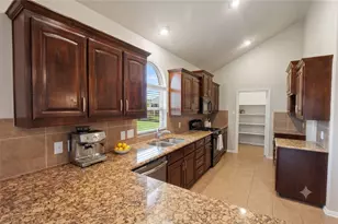 11813 Sundog Way, Fort Worth, TX 76244 - Photo 8