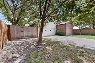 3025 Westforest Dr, Dallas, TX 75229 - Photo 24