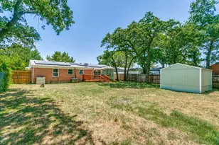 748 Oak Dr, Hurst, TX 76053 - Photo 12