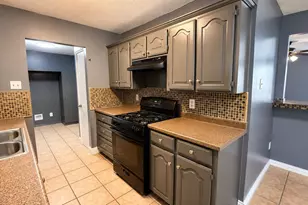 604 Holly Ln, Duncanville, TX 75116 - Photo 4