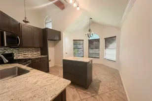1404 Daffodil Ln, Lewisville, TX 75077 - Photo 6