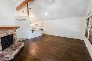 1404 Daffodil Ln, Lewisville, TX 75077 - Photo 4