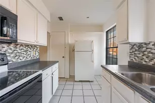 1801 W Spring Creek Pkwy, Plano, TX 75023 - Photo 10
