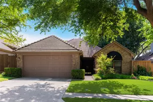2739 Sedgeway Ln, Carrollton, TX 75006 - Photo 4