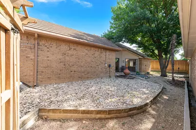 2739 Sedgeway Lane, Carrollton, TX 75006 - Photo 38