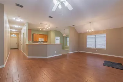 7801 Quiet Waters Drive, Arlington, TX 76016 - Photo 14