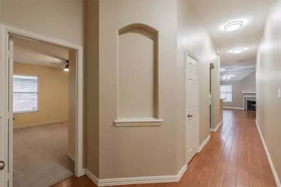 7801 Quiet Waters Drive, Arlington, TX 76016 - Photo 2