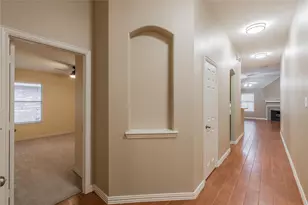 7801 Quiet Waters Dr, Arlington, TX 76016 - Photo 2