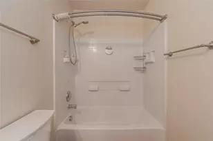 7801 Quiet Waters Dr, Arlington, TX 76016 - Photo 6