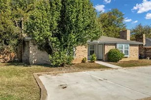 1319 Parkway Ct, Arlington, TX 76010 - Photo 2