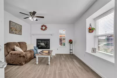 1319 Parkway Court, Arlington, TX 76010 - Photo 4