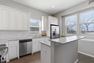 711 Hadley Ln, Valley View, TX 76272 - Photo 12