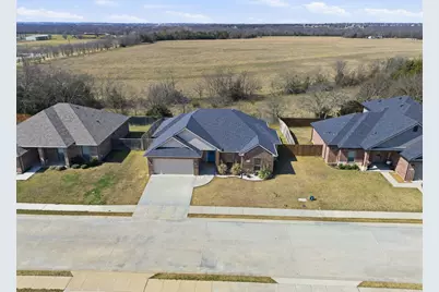 711 Hadley Lane, Valley View, TX 76272 - Photo 38