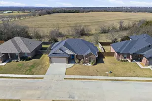 711 Hadley Ln, Valley View, TX 76272 - Photo 38
