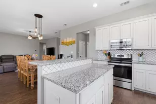 711 Hadley Ln, Valley View, TX 76272 - Photo 10