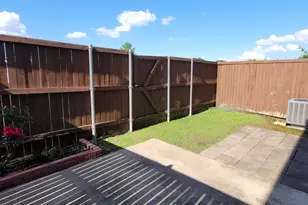 909 Avondale Ln, Plano, TX 75025 - Photo 18