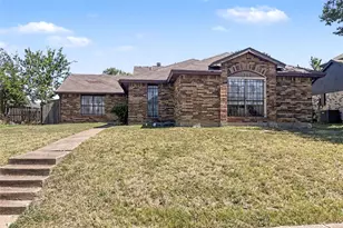 1353 Southridge Dr, Lancaster, TX 75146 - Photo 1