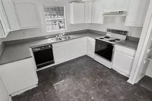 1353 Southridge Dr, Lancaster, TX 75146 - Photo 2