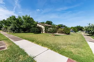 1462 Bay Shore Dr, Garland, TX 75040 - Photo 2