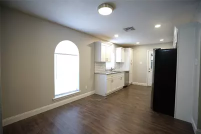 619 Todd Court, Burleson, TX 76028 - Photo 8