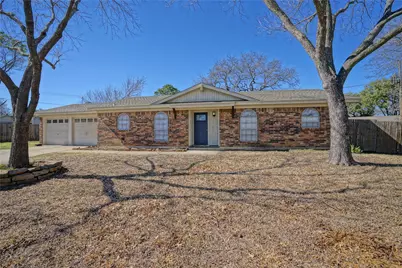 619 Todd Court, Burleson, TX 76028 - Photo 2