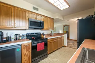 109 S Shaw St, Tom Bean, TX 75489 - Photo 16