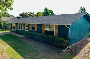 109 S Shaw St, Tom Bean, TX 75489 - Photo 20