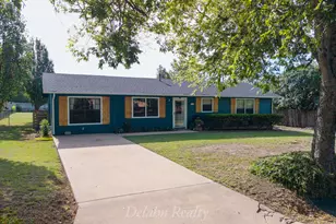 109 S Shaw St, Tom Bean, TX 75489 - Photo 1