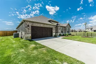 3018 Comal Ct, Celina, TX 75078 - Photo 2