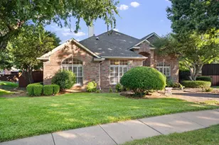 405 Watters Crossing Ct, Allen, TX 75013 - Photo 4