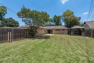 909 Egyptian Way, Grand Prairie, TX 75050 - Photo 30
