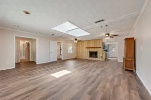 909 Egyptian Way, Grand Prairie, TX 75050 - Photo 10