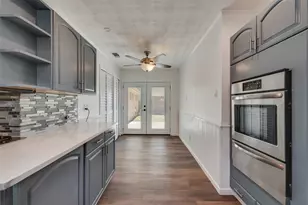 909 Egyptian Way, Grand Prairie, TX 75050 - Photo 16
