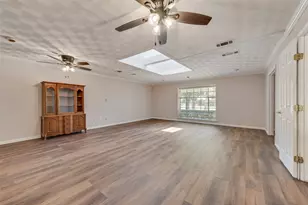 909 Egyptian Way, Grand Prairie, TX 75050 - Photo 12