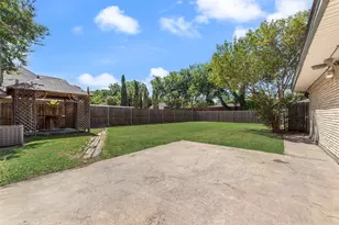 909 Egyptian Way, Grand Prairie, TX 75050 - Photo 4