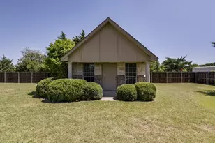 1320 N Creek Cir, Waxahachie, TX 75165 - Photo 36