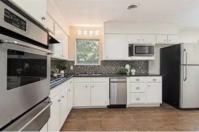 705 W Cedar Street, Hurst, TX 76053 - Photo 10