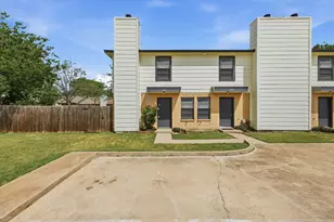 316 Cambridge Dr, Saginaw, TX 76179 - Photo 2