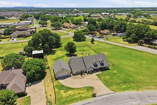 3102 Walnut Creek Pkwy, Granbury, TX 76049 - Photo 38