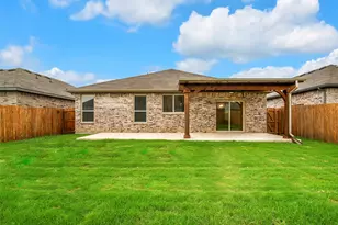 1021 Waverly Dr, Van Alstyne, TX 75495 - Photo 2