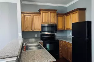 2304 Aldergate Dr, Arlington, TX 76012 - Photo 4